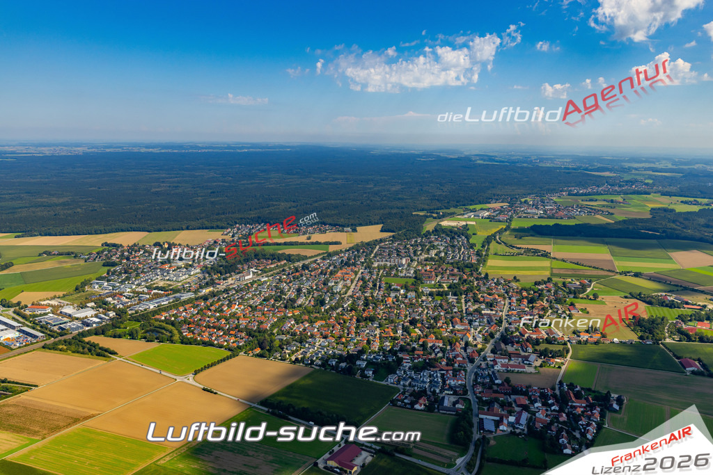Das Luftbild zeigt :  Zorneding - Die Luftaufnahme wurde 2024 vom UL-Flugzeug aus erstellt ( keine Drohne ) - Hochauflösende Luftaufnahme - Für grossformatige Ausdrucke geeignet. Die Geschenkidee !Mit Lizenz und Bildrechte bestellbar