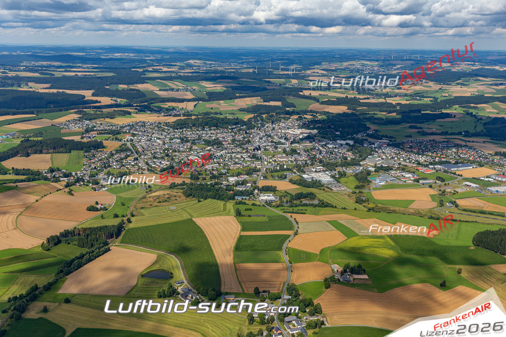 Aktuelles Luftbild von  Helmbrechts Kauf mit Lizenz / Bildrechten möglich- Die Luftaufnahme wurde 2021 mittels UL-Flugzeug erstellt ( keine Drohne ) - hochauflösende Kamera-Systeme von  Canon -Beste Qualität - Für grossformatige Ausdrucke geeignet. Die Geschenkidee !