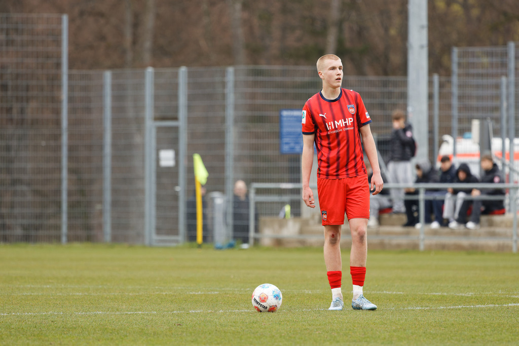 20260412-FCHS04_047 | 1.FC Heidenheim 1846 vs. FC Schalke 04, Fußball, U19, A-Junioren, NWL, U19-DFB-Nachwusliga, 2025/2026, 8. Spieltag, 12.04.2026 in Heidenheim, Walter-Birkhold-Jugendstadion (Foto: Michael Bulling) - Realisiert mit Pictrs.com