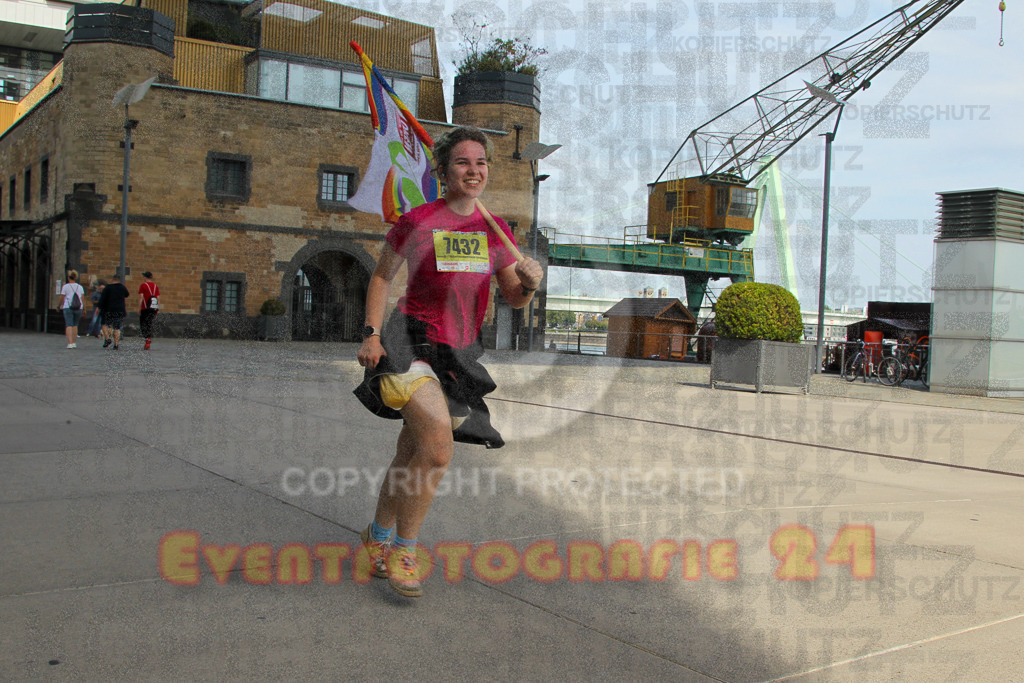 250920_1346_EV4_6637 | Sportfotografie im Rhein-Sieg Kreis, Köln, Bonn, NRW, Rheinland Pfalz, Hessen, etc. Unser Tätigkeitsfeld umfasst den Laufsport vom Volkslauf über den Marathon, Duathlon, Triathon bis zum Ultralauf wie Kölnpfad Ultra oder Schindertrail.