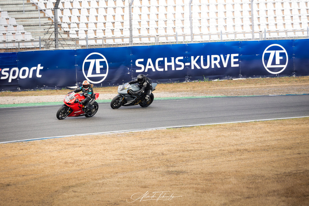 Ducati Trackday Hockenheimring 2026 | Entdecken Sie die faszinierende Welt von Alexander Tschuncky Arts: Kreative Fotografie, atemberaubende Automobilkunst und hochwertiger Bilderdruck. Lassen Sie sich inspirieren! - Realisiert mit Pictrs.com