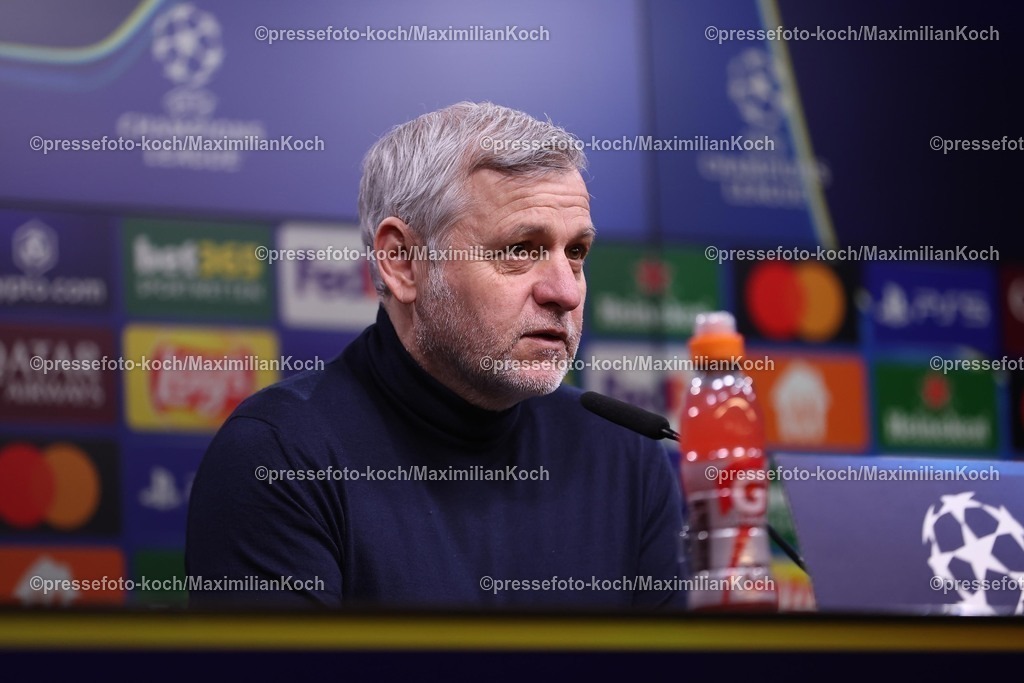 UCL04032501076 | 04.03.2025, Fußball, UEFA Champions League, Borussia Dortmund - OSC Lille, Signal Iduna Park, Runde der 16, Saison 2024 2025: Cheftrainer Bruno Genesio (LOSC Lille) bei der Pressekonferenz nach dem Spiel