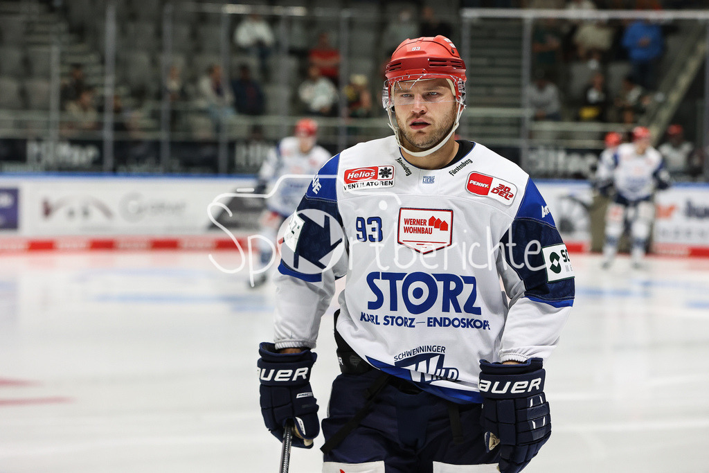 Augsburger Panther - Schwenninger Wild Wings | Sebastian UVIRA (SERC #93) in Aktion / Freisteller / Einzelfoto