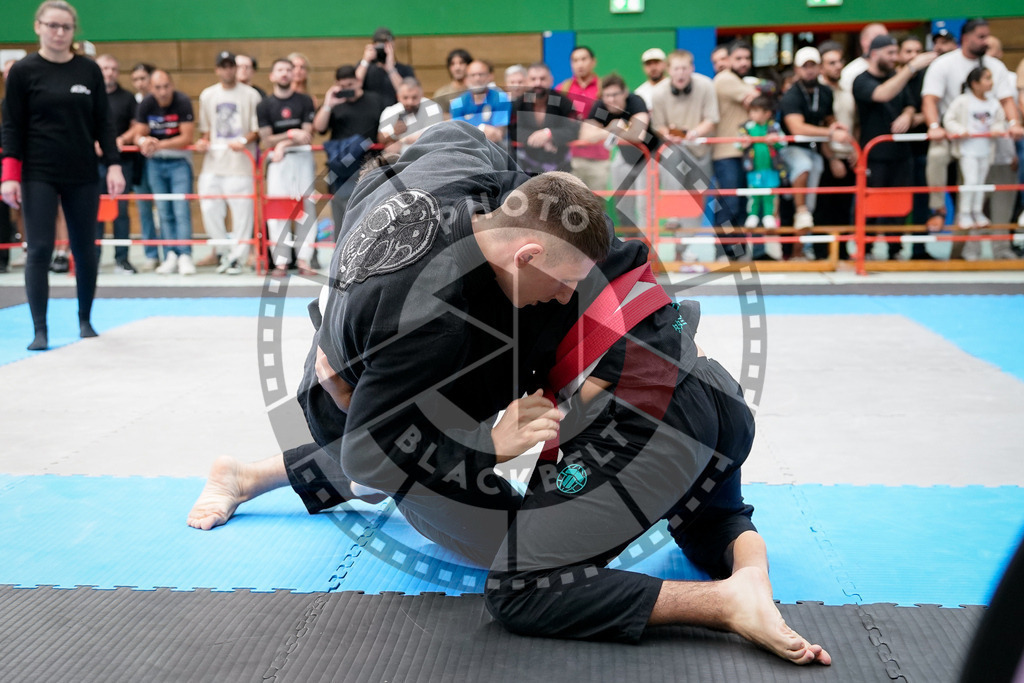 20250920PBB3812 | Athletes compete during the AJP Tour Hamburg International Jiu-Jitsu Championship, on September 20, 2025 in Hamburg, Germany. © Chiara Dazi / photoblackbelt