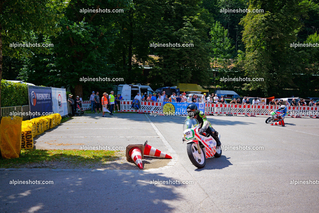 P1036921-2 | Erleben Sie atemberaubende, hochqualitative Fotos Ihrer Fahrt entlang der malerischen Alpenstraßen. Besuchen Sie alpineshots.com, um professionelle Aufnahmen Ihrer unvergesslichen Reise zu finden und zu kaufen - Realisiert mit Pictrs.com