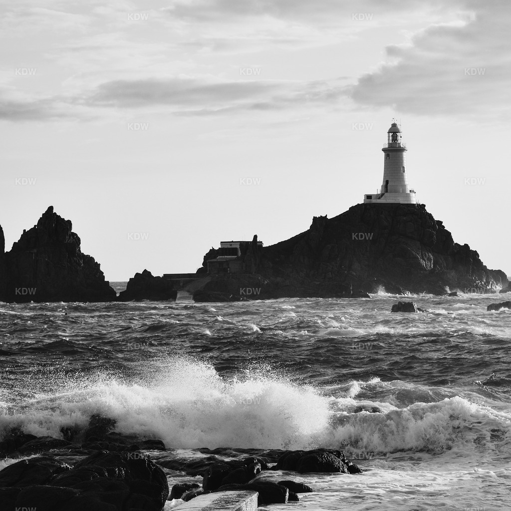 Lighthouse (Jersey Channel Island) | Achtsame und abstrakte Bilder - monochrome Fotografien und Digital ART in Farbe, hole deinen persönlichen Kunstdruck nach Hause. Fotografien direkt vom Erzeuger. Achte auf meine Sonder-Editionen und Rabatt Aktionen im Shop. - Realisiert mit Pictrs.com