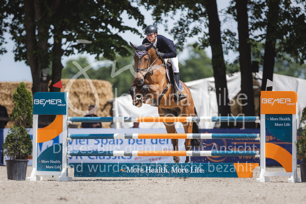 220614_Mühlen_SprPfM-702 | Late Entry Mühlen
Springprüfung Kl.M* 6-8j. Pferde gl. Einlaufprüfung für 6j. Pferde
14.06.2022