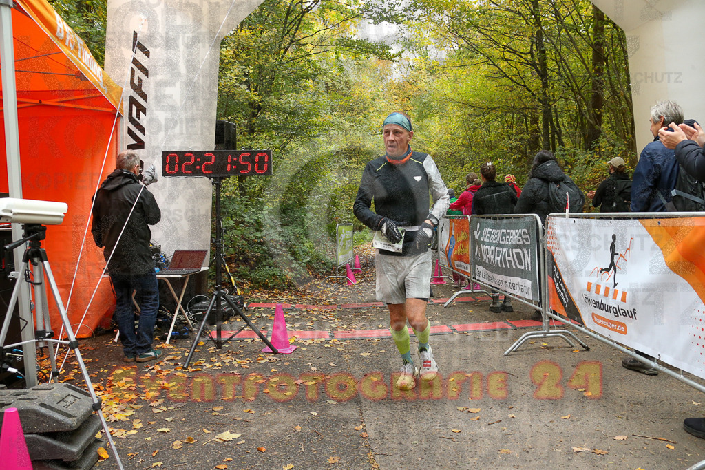 251026_1223_EX1_0259 | Sportfotografie im Rhein-Sieg Kreis, Köln, Bonn, NRW, Rheinland Pfalz, Hessen, etc. Unser Tätigkeitsfeld umfasst den Laufsport vom Volkslauf über den Marathon, Duathlon, Triathon bis zum Ultralauf wie Kölnpfad Ultra oder Schindertrail.