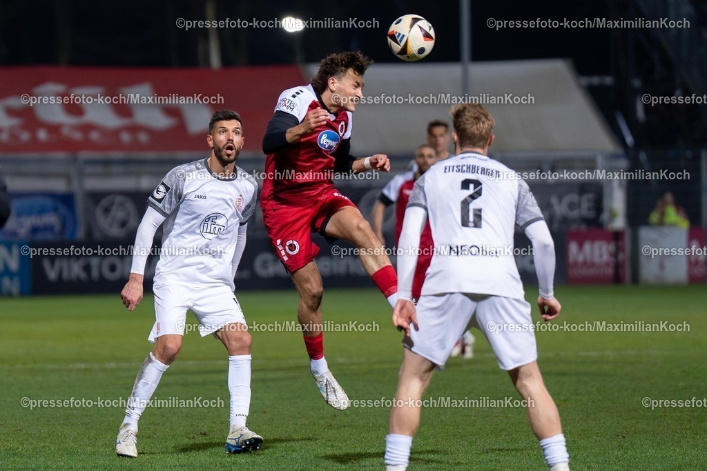 xYDR12032501192 | 12.03.2025, xydrx, Fußball, Viktoria Köln - Rot-Weiss Essen, 3.Liga, Sportpark Höhenberg, Saison 2024 2025: Klaus Gjasula (Rot-Weiss Essen #5) Florian Engelhardt (Viktoria Köln #16) Julian Eitschberger (Rot-Weiss Essen #2) DFB regulations prohibit any use of photographs as image sequences and or quasi-video.