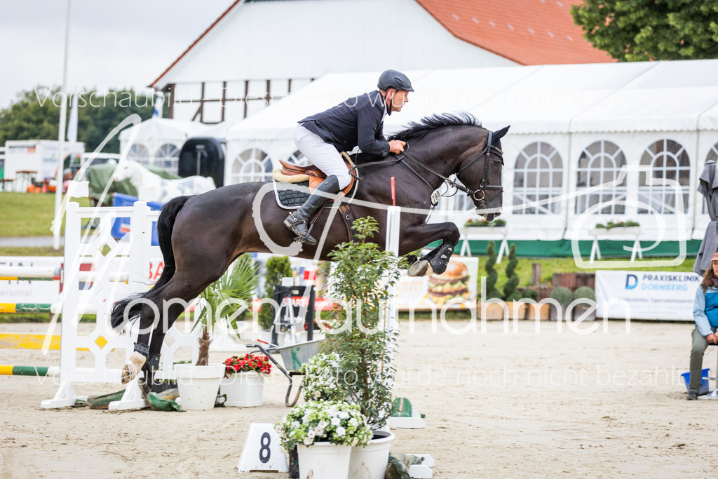 BHO-2PhSpr-M-027 | MomenTaufnahmen Pferdesportfotos