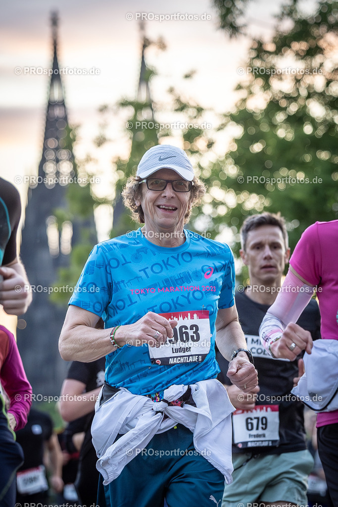 22. ASV Nachtlauf; Koeln, 28.05.25 | Impressionen vom 22. ASV Nachtlauf am 28.05.25 am Tanzbrunnen in Koeln. Foto: BEAUTIFUL SPORTS/Leah Kohring
