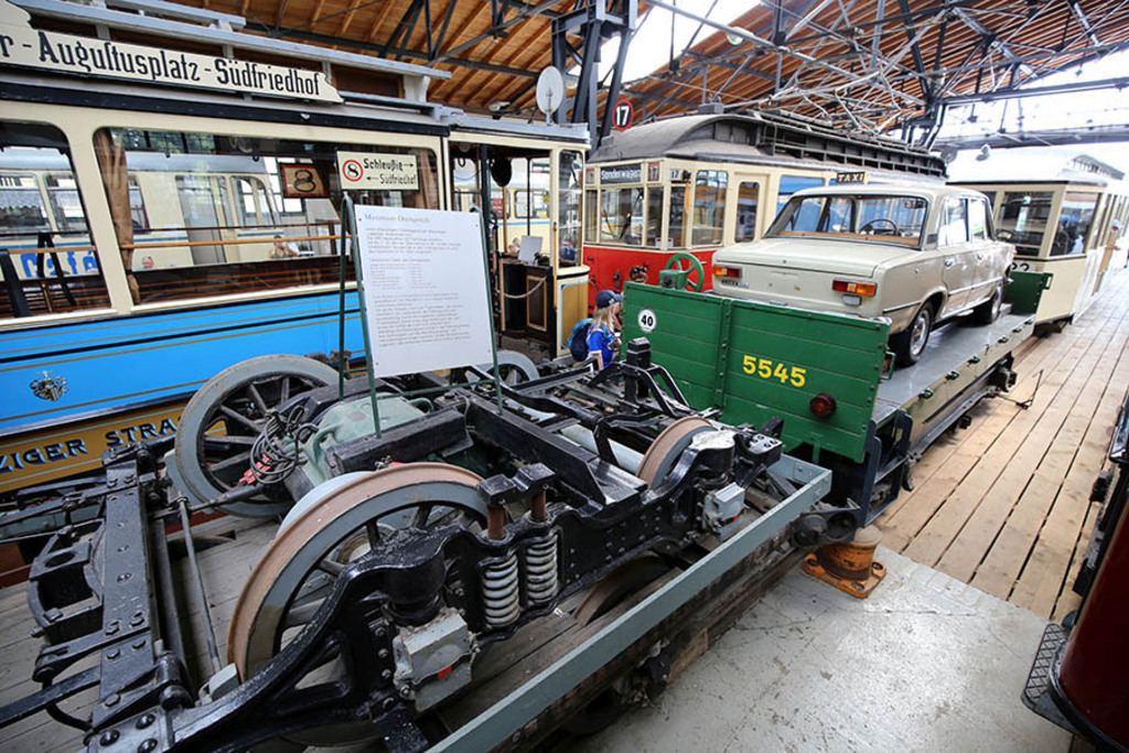 Straßenbahnmuseum Leipzig | Entdecke über 20 Kategorien Leipzig-Motive: Foto-Downloads, hochwertige Poster, Leinwand- & Fine-Art-Prints. Jetzt Lieblingsfoto im Bildlexikon Leipzig Shop bestellen!