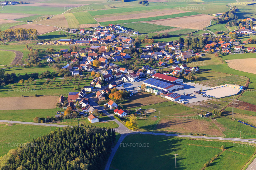 Luftbild: Dorfansicht von Süden mit Karl Schmid im Ortsteil Boll in Sauldorf im Bundesland Baden-Württemberg in Deutschland. Foto: IMG_119428.jpg vom 14.10.2019 durch Werner Riehm/FLY-FOTO.deWWW.ADRIANSCHMID.DE