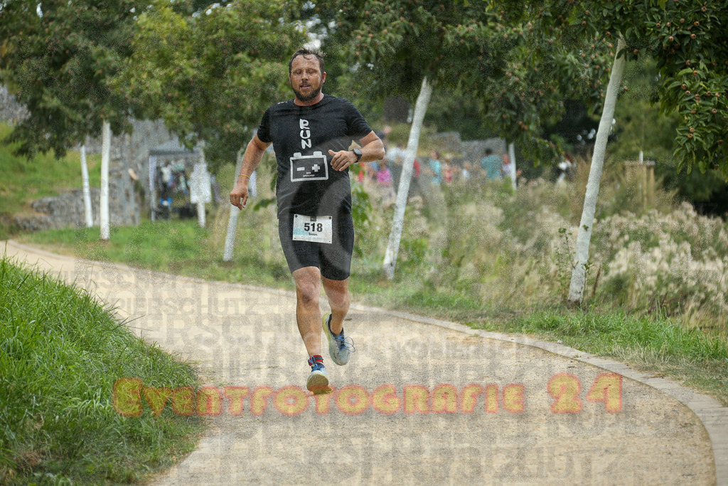 250824_1355_EX1_4261 | Sportfotografie im Rhein-Sieg Kreis, Köln, Bonn, NRW, Rheinland Pfalz, Hessen, etc. Unser Tätigkeitsfeld umfasst den Laufsport vom Volkslauf über den Marathon, Duathlon, Triathon bis zum Ultralauf wie Kölnpfad Ultra oder Schindertrail.