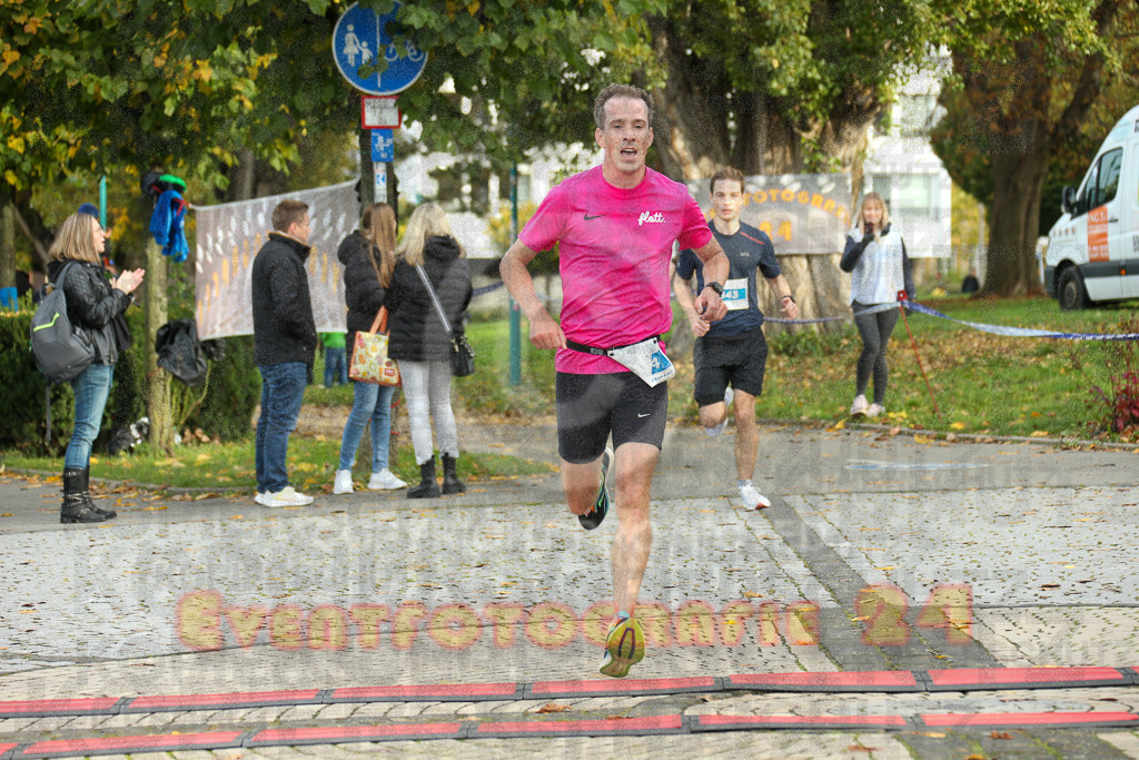 241020_0958_EX1_7293 | Sportfotografie im Rhein-Sieg Kreis, Köln, Bonn, NRW, Rheinland Pfalz, Hessen, etc. Unser Tätigkeitsfeld umfasst den Laufsport vom Volkslauf über den Marathon, Duathlon, Triathon bis zum Ultralauf wie Kölnpfad Ultra oder Schindertrail.