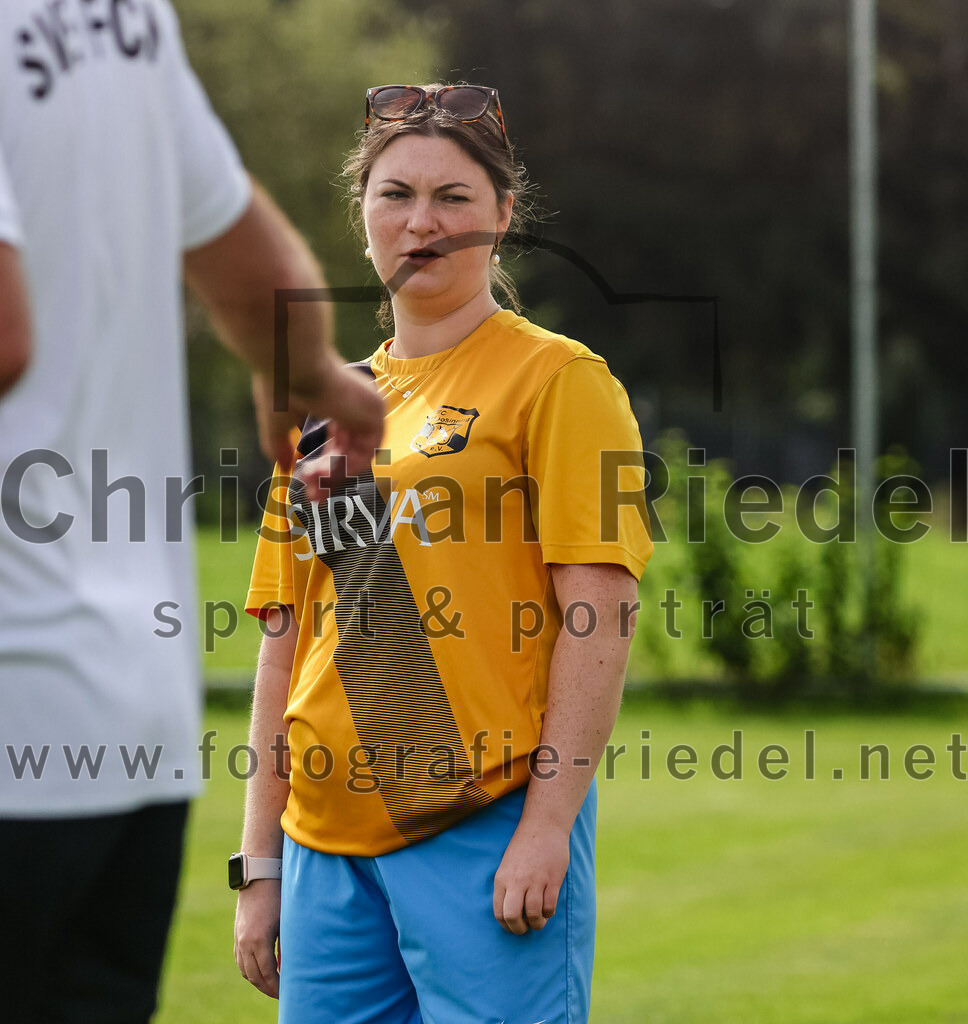 2023-09-03_062_Teamware_Cup_2023 | Oberding, Deutschland, 03.09.2023:
Fußball, TS Teamwear Cup 2023, Vorrunde, FC Schwaig gegen FC Langengeisling, Endergebnis: 

Foto: Christian Riedel / fotografie-riedel.net