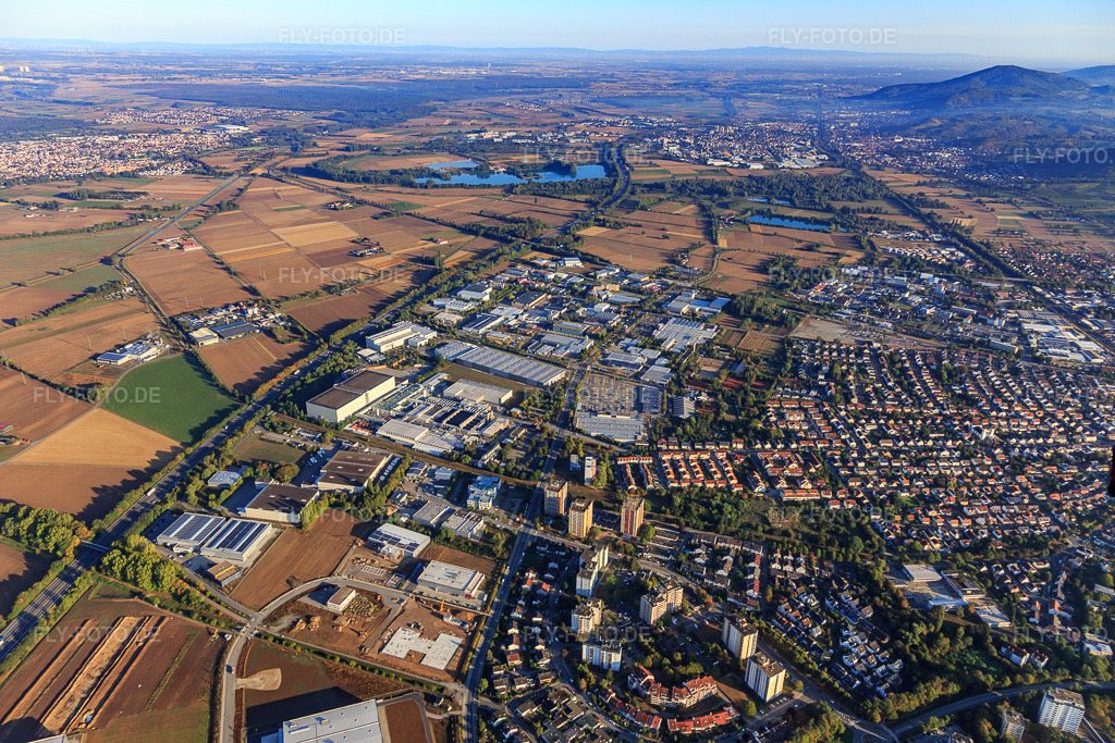 Luftbild: Industriegebiet Tiergartenstraße mit METRO GASTRO Heppenheim und Unilever Deutschland GmbH Werk Heppenheim(Langnese) in Heppenheim im Bundesland Hessen in Deutschland.Foto: IMG_110921.jpg vom 08.09.2018 durch Werner Riehm/FLY-FOTO.deWWW.METRO.DEWWW.UNILEVER.DE