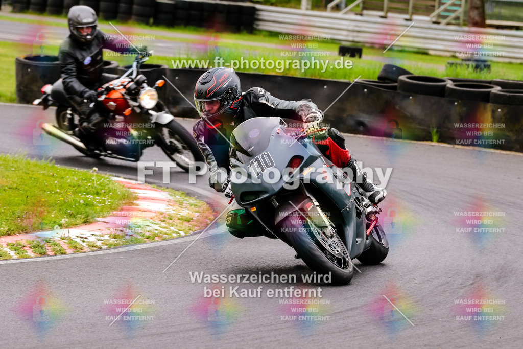 MotoTeamVBK-20436 | Hier findet Ihr Bilder von Touristenfahrten auf der Nürburgring Nordschleife oder von anderen Veranstaltungen die ich besucht habe. Viel Spass beim Durch Schauen 