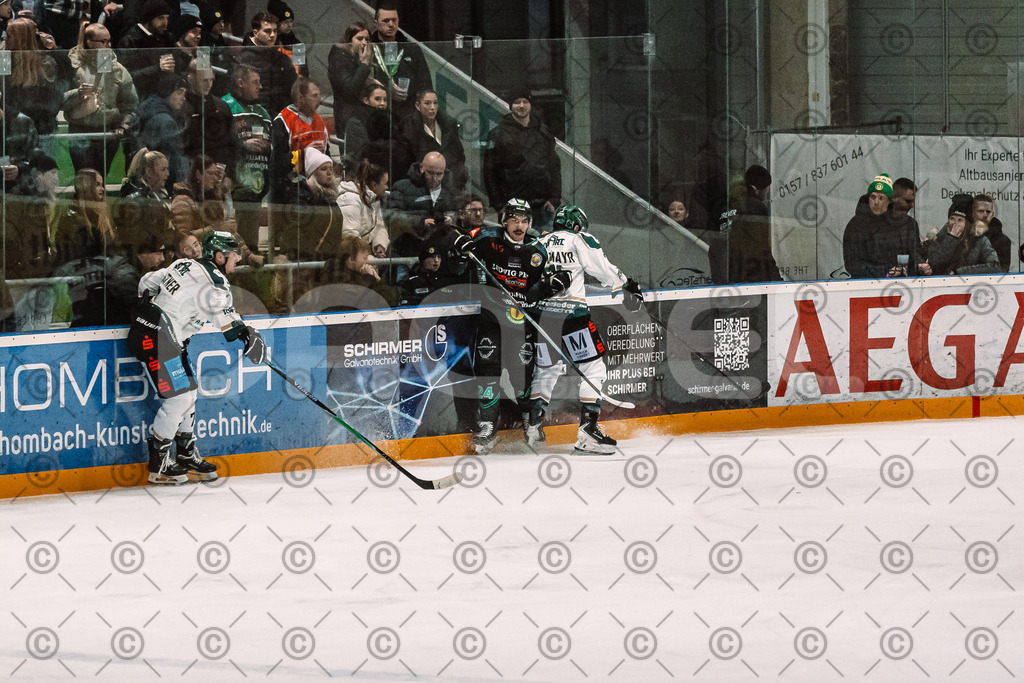 Alligators_vs_Erding_12_12_2025-081 | Höchstadt Alligators Fotogalerie: Eishockey-Action aus Franken. Professionelle Spielfotos, Portraits & Stadionbilder zum Download. Jetzt entdecken! - Realisiert mit Pictrs.com