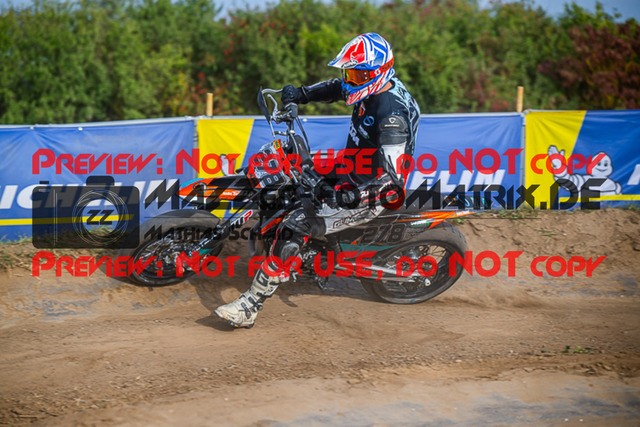 MaZZes_FotoMatrix_231001_8000 | S4