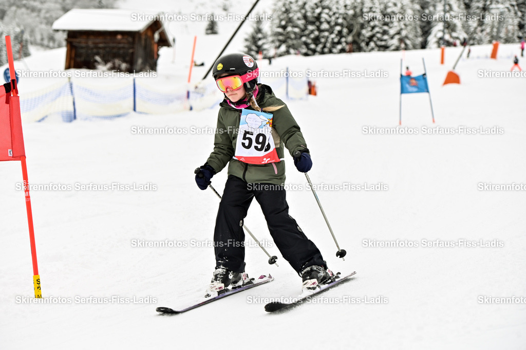 SRF_20.02.2026_0579 | Skirennfotos,Serfaus,Fiss,Ladis,Kinderskirennen,Winter,Tirol,Oberland,skirace,SFL,feelfree,weil wir's genießen,ski,Ski,skifahren,Sonnenplateau, - Realisiert mit Pictrs.com