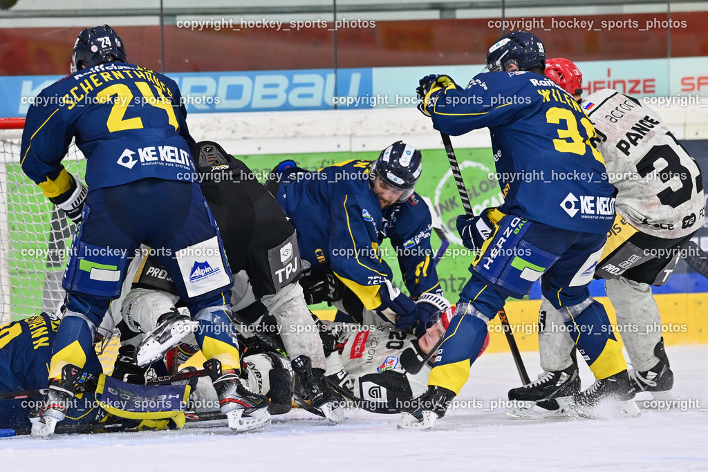 EK Zeller Eisbären vs. HDD Jesenice 1.10.2022 | #24 Schernthaner Johannes, 97 Widen Frederik, #20 Polcs Rudolfs, #39 Wilenius Tomi Kristian