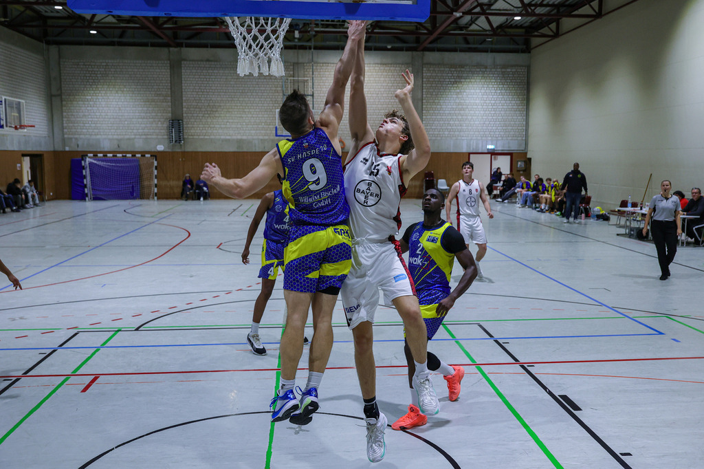 Regio BAYER GIANTS vs SV Haspe 70-25 | Fotos von Basketballspielen aus dem Raum NRW fotografiert von Gero Mueller-Laschet und Daniel Schaefer - Realisiert mit Pictrs.com
