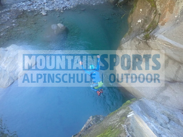 P1010061 | Bestelle die Bilder deines Berg- oder Wasser-Abenteuers mit Mountain Sports bequem von zu Hause aus direkt über unseren Online Fotoshop von pictrs.com. - Realisiert mit Pictrs.com