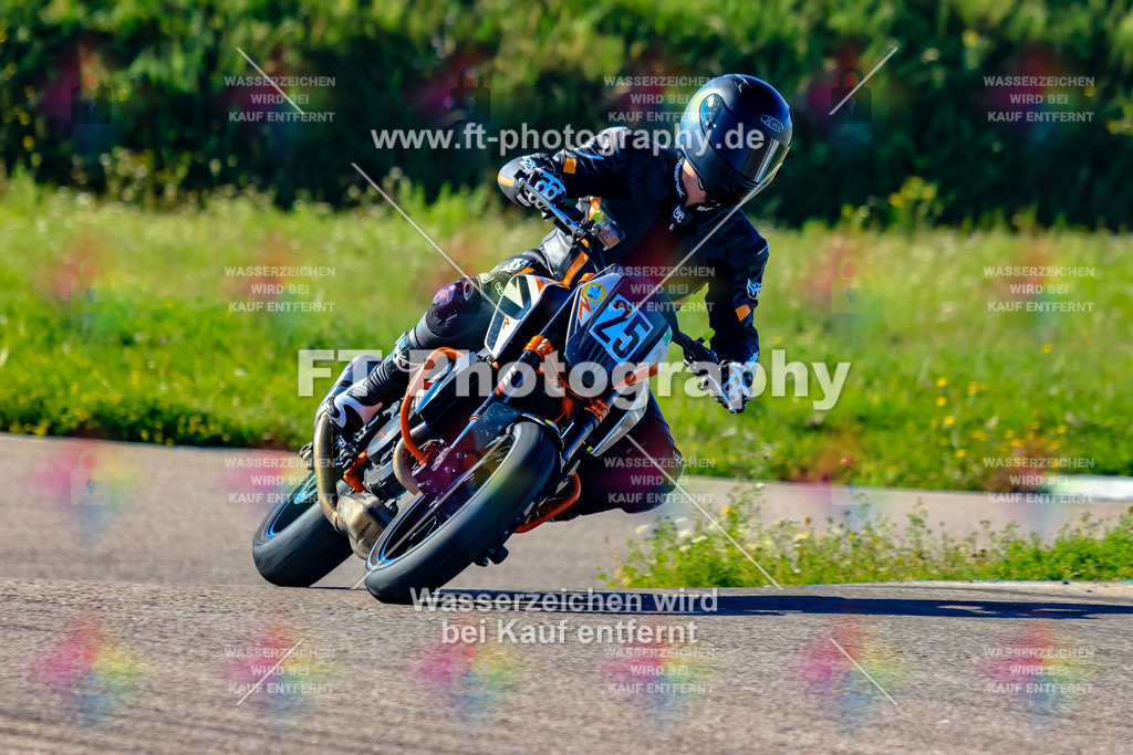 025-1925 | Hier findet Ihr Bilder von Touristenfahrten auf der Nürburgring Nordschleife oder von anderen Veranstaltungen die ich besucht habe. Viel Spass beim Durch Schauen 