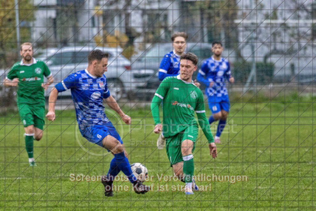 20251116_155951_1435-Bearbeitet | #,KSG Eislingen (grün) vs. Croatia 2012 Geislingen (blau), Fussball, Kreisliga A3 - Bezirk Neckar/Fils, 13. Spieltag, Saison 2025/2026, Rasensportplatz KSG, Albstraße 69, 73054 Eislingen, 16.11.2025 - 14:30 Uhr,Foto: PhotoPeet-Sportfotografie/Peter Harich