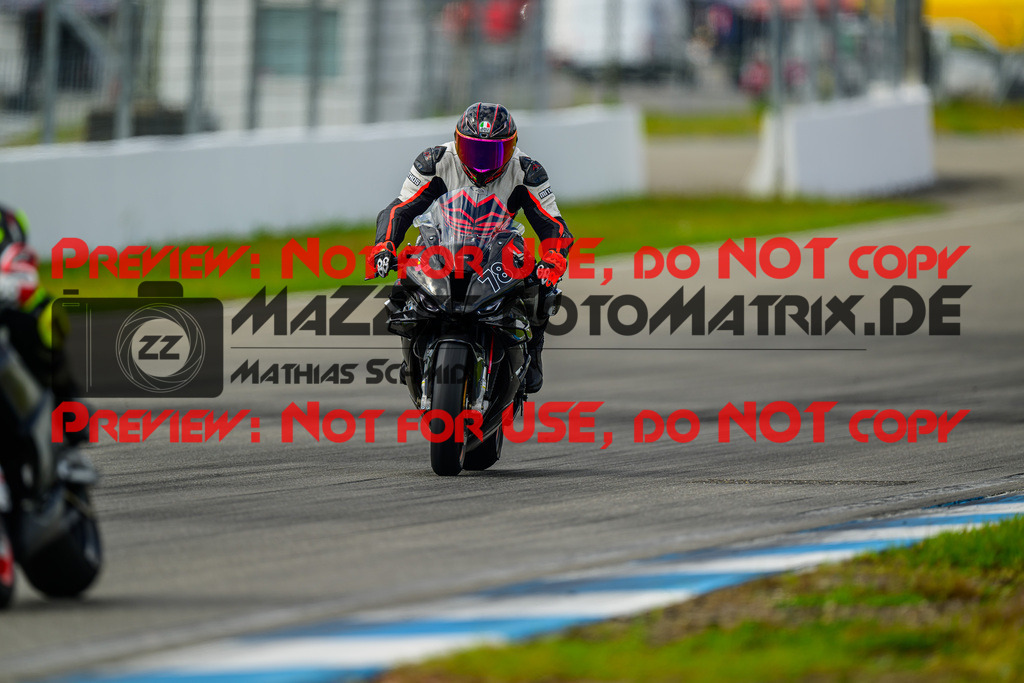 MaZZes_FotoMatrix_240615_6776 | WEISS