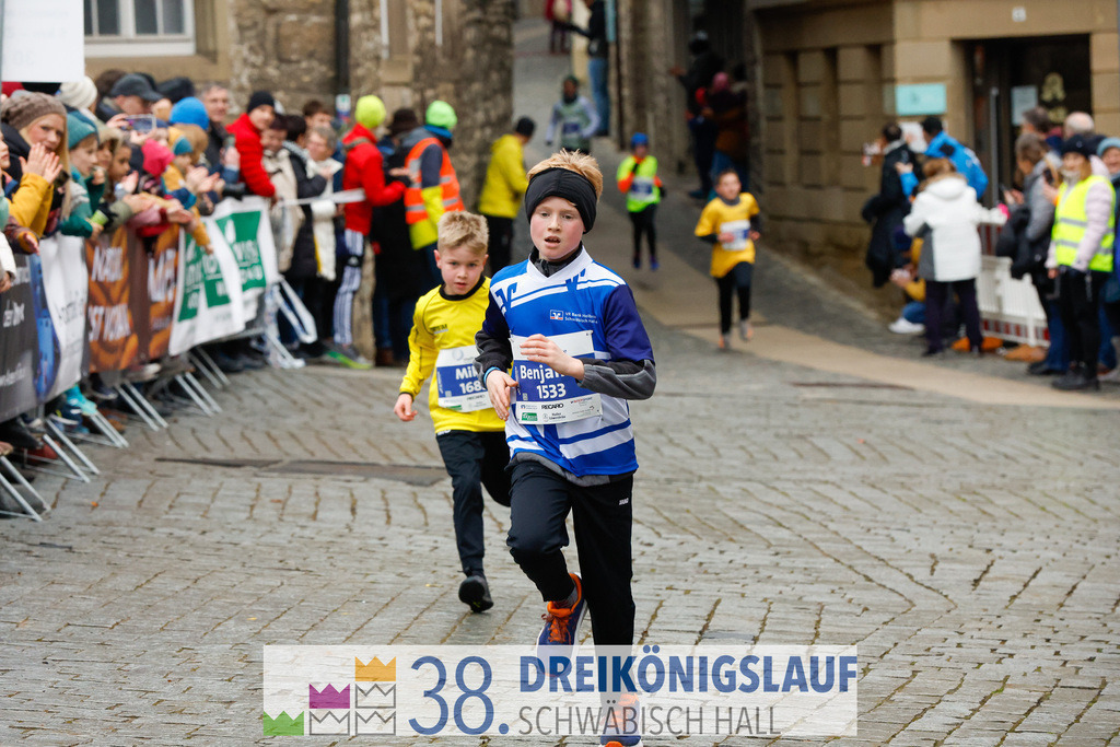 1700m Stadtwerke Jugendlauf | 3 Koenigslauf 2024 1700m Stadtwerke Jugendlauf - Realisiert mit Pictrs.com