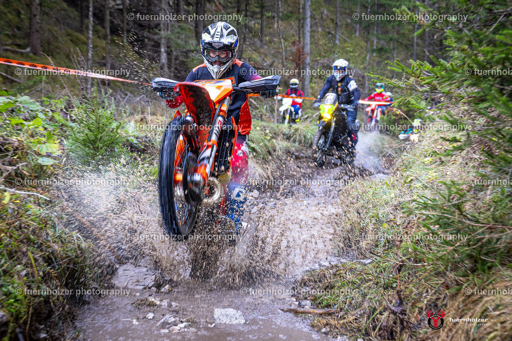 fuernholzer_241026-C1-450 | Fotografische Impressionen von der Red Stag Enduro Extreme by fuernholzer-photography.com. Endurosport in Österreich fotografisch festgehalten von fuernholzer. Auftragsfotografie für Private, Gewerbefotos und Industriefotografie. Eventfotografie, Sportfotografie und Motorsportfotografie. Anbieter von Fotoworkshops, Fototraining, fotografischen Vorträgen und Fotoseminaren.