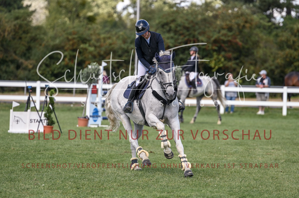 Schugtsche-Düren.2024-09.Springprf.L-93 | Schugtsche Fotografie - Realisiert mit Pictrs.com