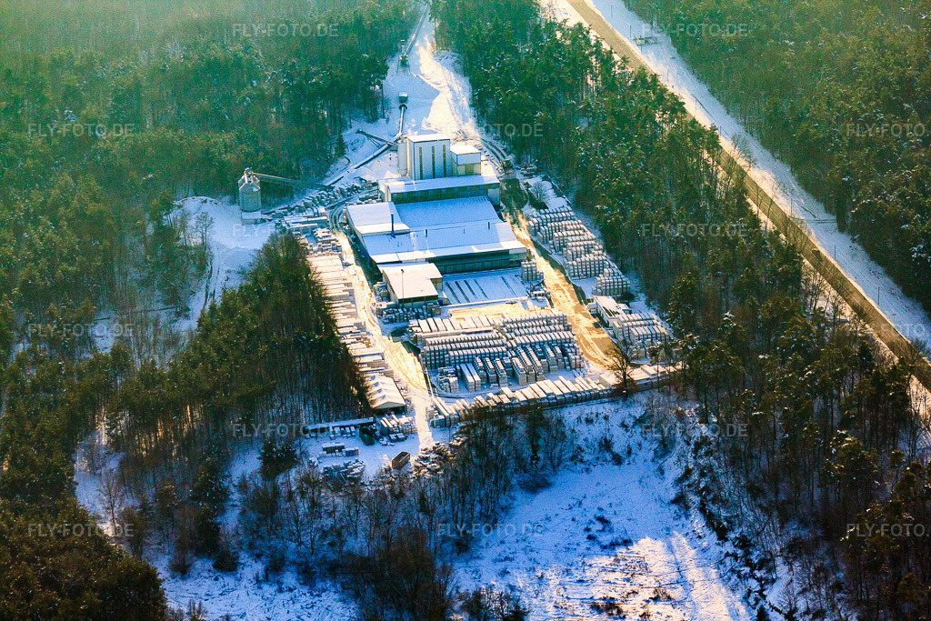 Luftbild: Kalksandsteinwerke Schencking GmbH & Co. KG, Werk Bienwald bei Schnee im Winter in Berg im Bundesland Rheinland-Pfalz in Deutschland. Foto: IMG_36547.jpg vom 05.01.2011 durch Werner Riehm/FLY-FOTO.deKalksandsteinwerke Schencking