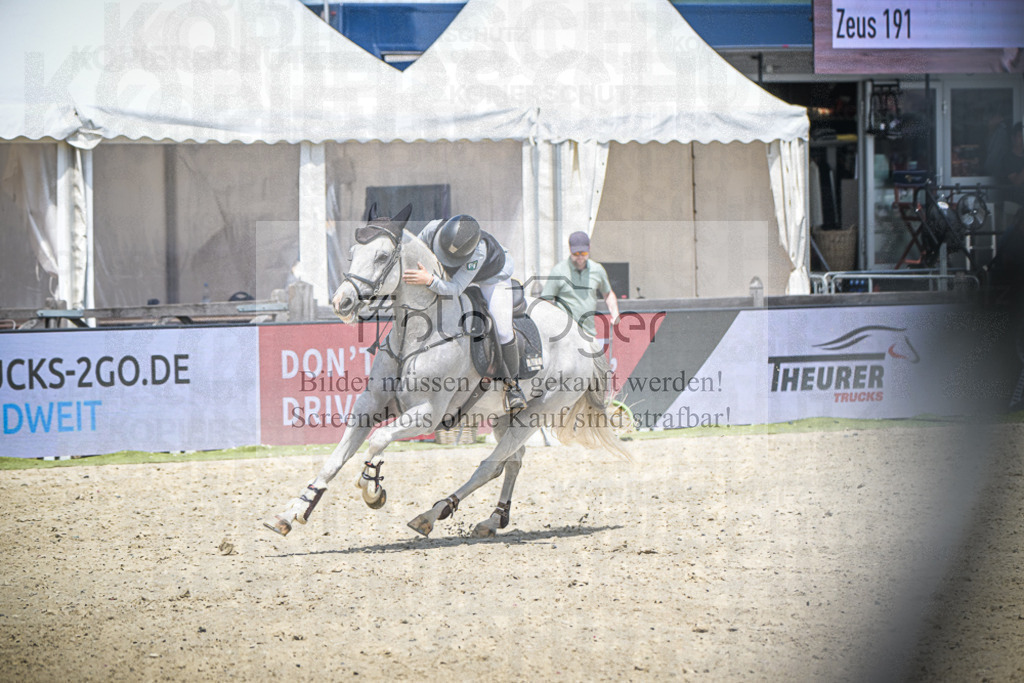 DOS_3583 | Entdecke hochwertige Reitturnierfotos von Foto Oger. Professionell, emotional und authentisch – jetzt Lieblingsmomente im Shop bestellen.Deutschlandweite Turnierfotografie. - Realisiert mit Pictrs.com