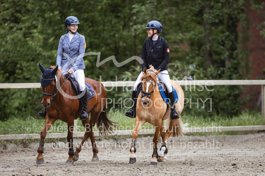 240504_PonyTrophy-105 | Deine schönsten Turniermomente als professionelle Fotos! Entdecke hochwertige Pferdesport-Fotografie im Online-Shop. Jetzt Fotos finden & bestellen!