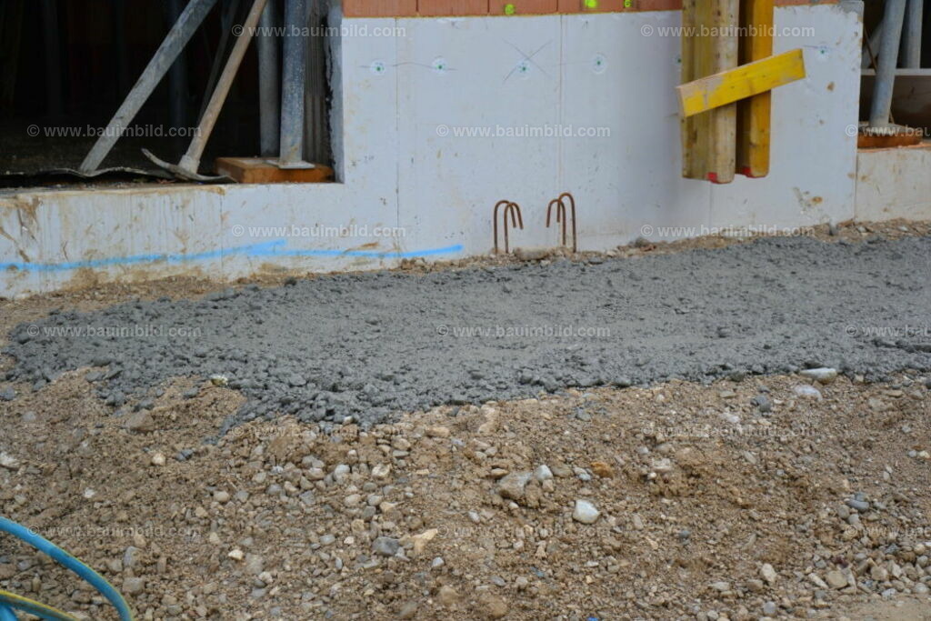 bib-lg04-betonarbeiten-0365 | Nach LV-Leistungsgruppen sortierte Detailfotos über den Bau eines Hauses. Alle Hausbau-Bilder direkt vom Urheber und Autor der Website Haus-Selber-Bauen.com