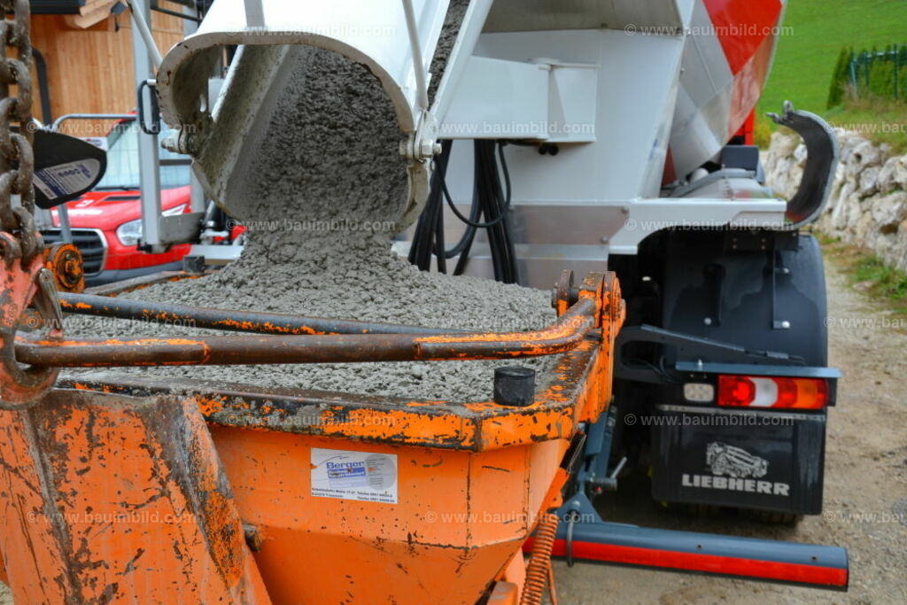 bib-lg04-betonarbeiten-0001 | Nach LV-Leistungsgruppen sortierte Detailfotos über den Bau eines Hauses. Alle Hausbau-Bilder direkt vom Urheber und Autor der Website Haus-Selber-Bauen.com