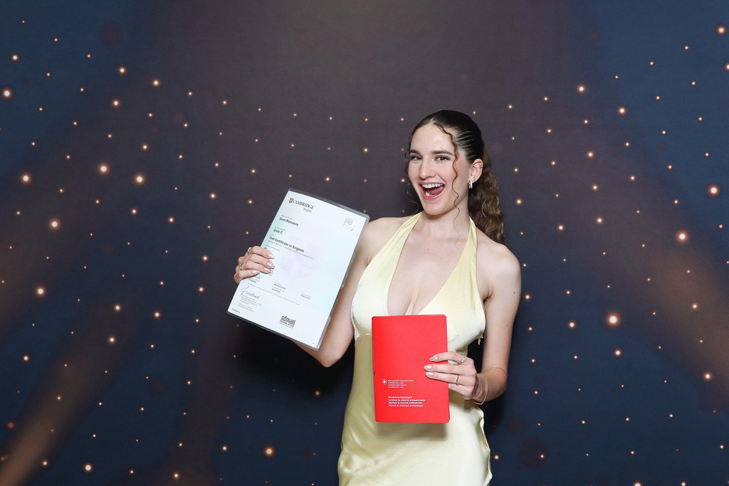 ZD260628112736-132 | Fotoshop von zweidimensional Fotografie. Ihr Fotograf im Aargau. Abzüge von Ihrem Fotobox Event bestellen.Abzüge von Ihrem Hochzeit bestellen.Abzüge von Ihrem Schulfotograf bestellen.