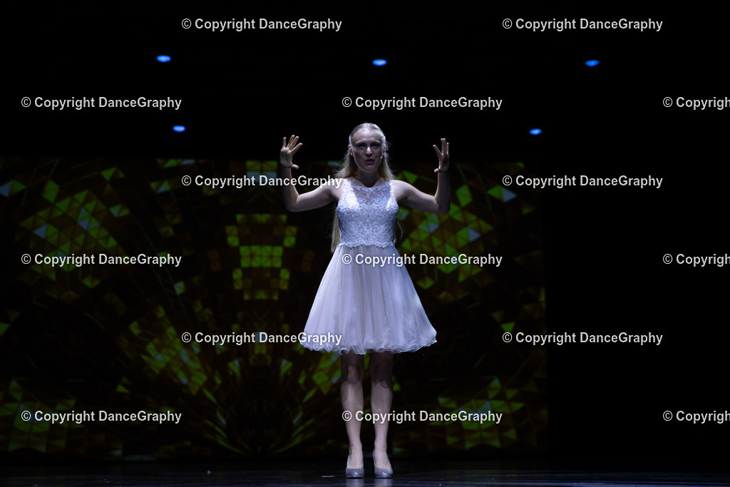 GPHY5898 | DanceGraphy - Realisiert mit Pictrs.com