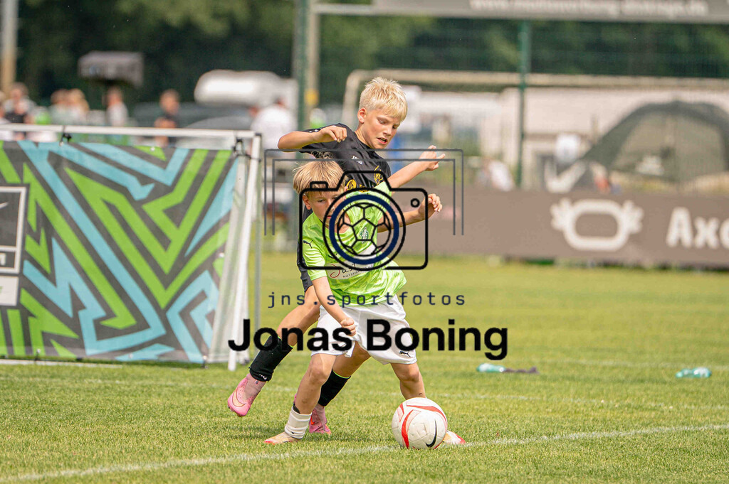 Fußball I E-Junioren I Saison 2025-2026 I OM-Cup Lüsche I Sonntag  I 23305 | jns.sportfotos - Realisiert mit Pictrs.com