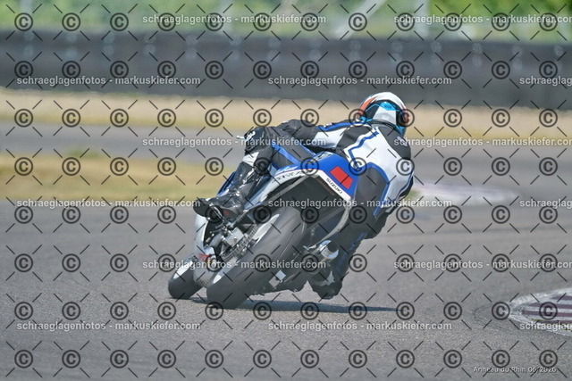 26bc03-2470 | markuskiefer.com - Realisiert mit Pictrs.com