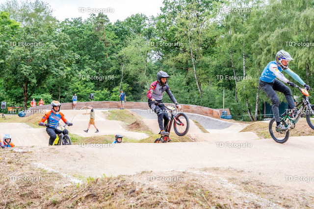 BayBMX2026-04876 | Fotogalerie von Thomas Dettweiler mit Eventbildern und lizenzfreien Fotos. Perfekt als Wandbild, für Büro, Website oder private Nutzung. - Realisiert mit Pictrs.com