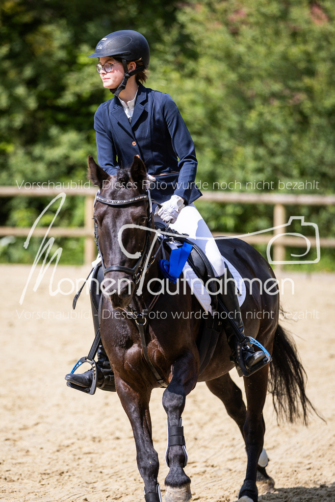 Donop24-SprRW-066 | MomenTaufnahmen Pferdesportfotos