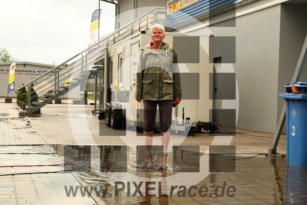 social-20240604_33475 | Schöne Erinnerungen an spannende Momente - das festzuhalten ist unser Job. PIXELrace.de ist seit 2003 auf den Rennstrecken Europas unterwegs um die Action draußen beim Fahren und die wunderbare Stimmung imm Fahrerlager für euch einzufangen.