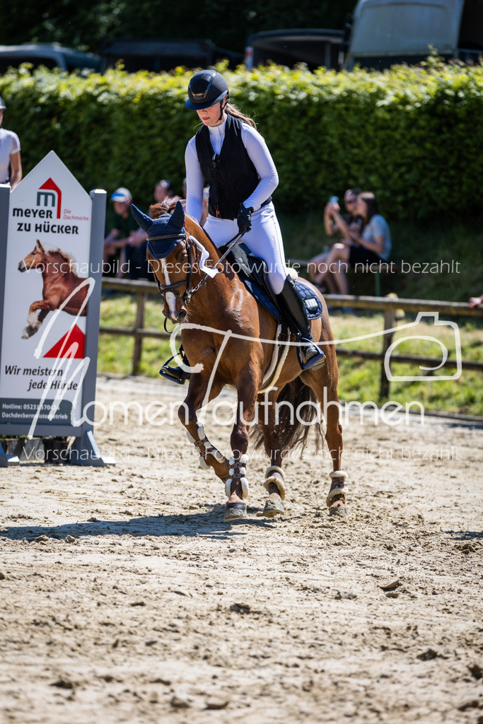 Donop24-Stil-L-098 | MomenTaufnahmen Pferdesportfotos