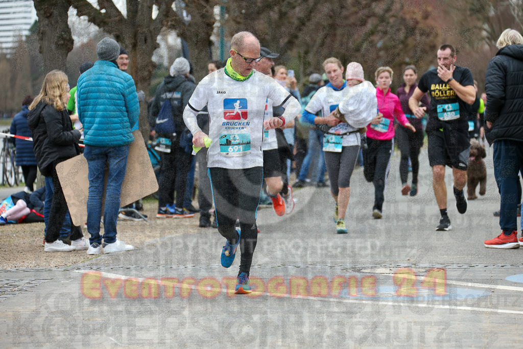 231231_1207_EX1_5716 | Sportfotografie im Rhein-Sieg Kreis, Köln, Bonn, NRW, Rheinland Pfalz, Hessen, etc. Unser Tätigkeitsfeld umfasst den Laufsport vom Volkslauf über den Marathon, Duathlon, Triathon bis zum Ultralauf wie Kölnpfad Ultra oder Schindertrail.