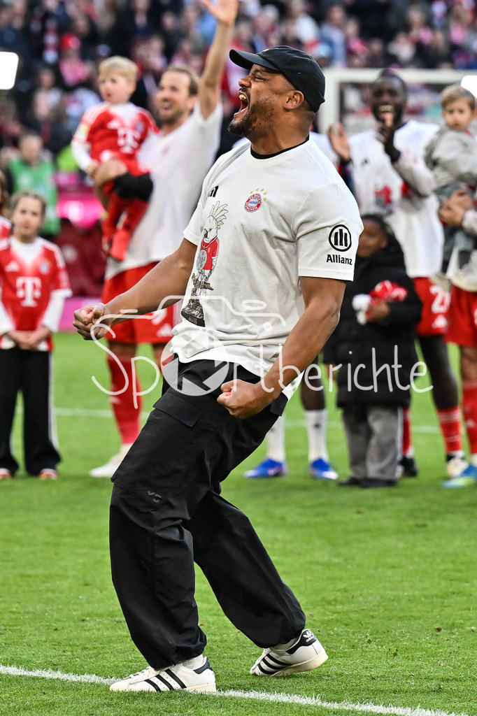 FC Bayern München - VfB Stuttgart | MUNICH, GERMANY - 19. APRIL: Bayern celebrating the Deutsche Meisterschaft after the Bundesliga Match between FC Bayern Munich vs. VfB Stuttgart at Matchday 30 at Allianz Arena / DFL REGULATIONS PROHIBIT ANY USE OF PHOTOGRAPHS AS IMAGE SEQUENCES AND/OR QUASI-VIDEO / Vincent KOMPANY Trainer FC Bayern München