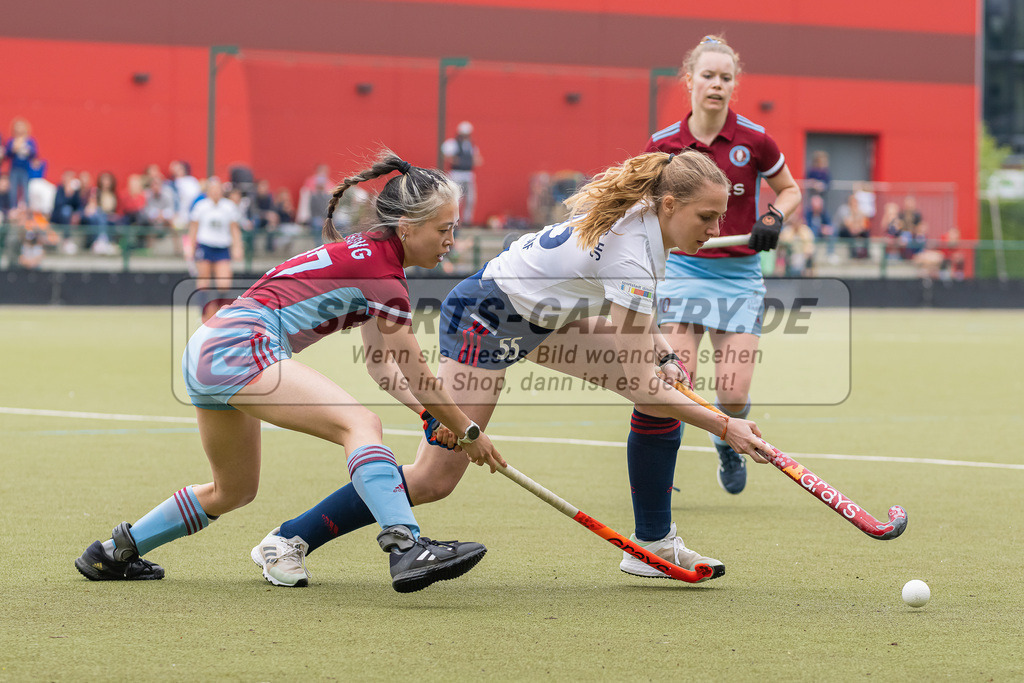 HK_20230520_108373 | 1. Bundesliga Damen Düsseldorfer HC - UHC Hamburg am 20.5.2023 DHC Düsseldorf, Düsseldorf , Yani Zhong ( UHC Hamburg #27 ) , Laetitia Graf ( Düsseldorfer HC #55 )